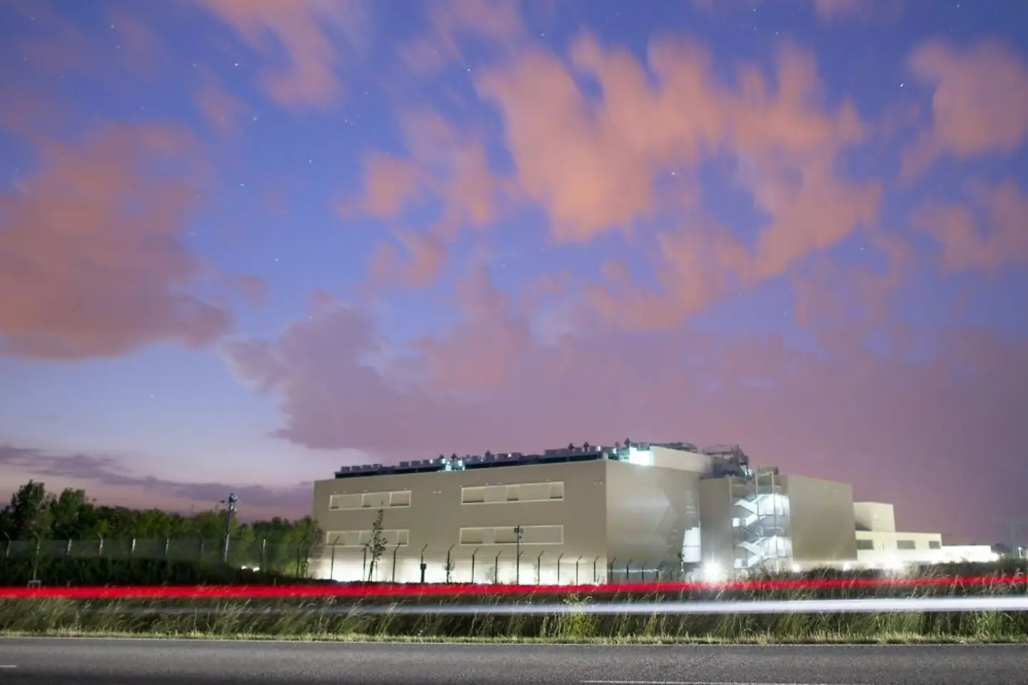 Gebäude bei Nacht